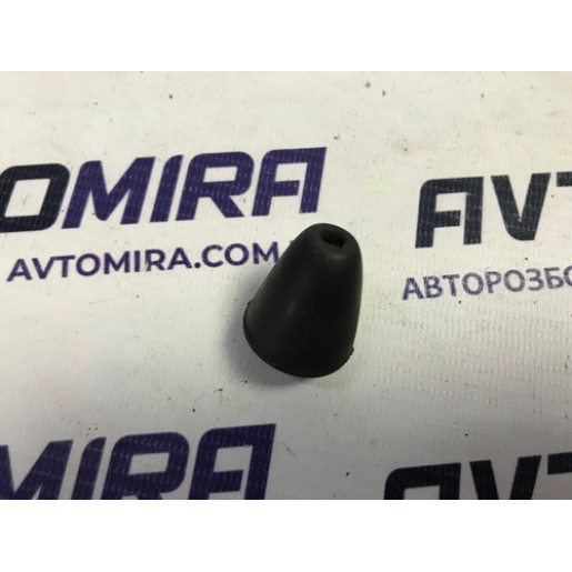 Отбойник задней двери багажника Hyundai i30 Wagon 2007-2012 8219129000